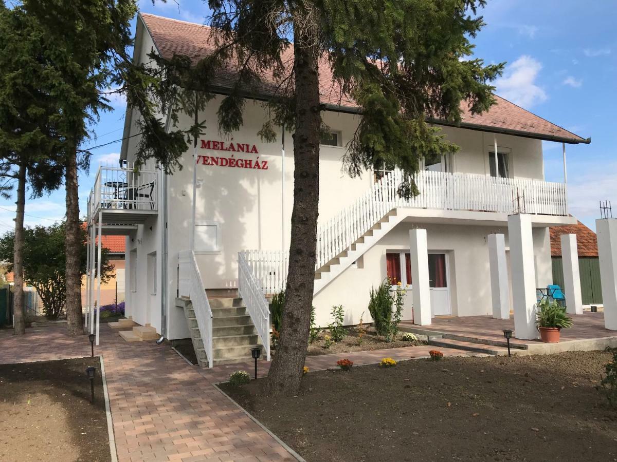 Отель Melania Vendeghaz Balatonfokajar Экстерьер фото